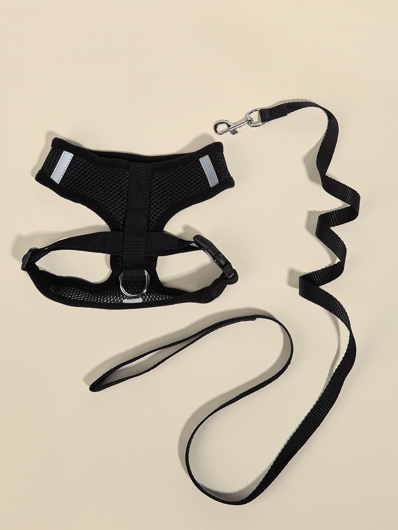Breathable cat harness with matching leash and reflective detailing for safer outdoor walks