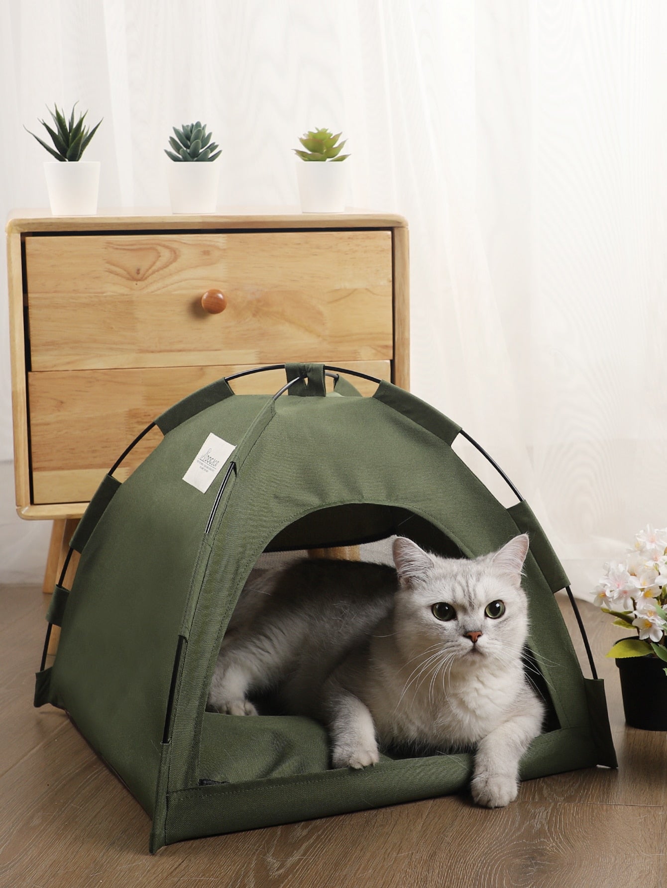 Army green colorblock breathable and washable pet tent for small cats and dogs made of polyester.