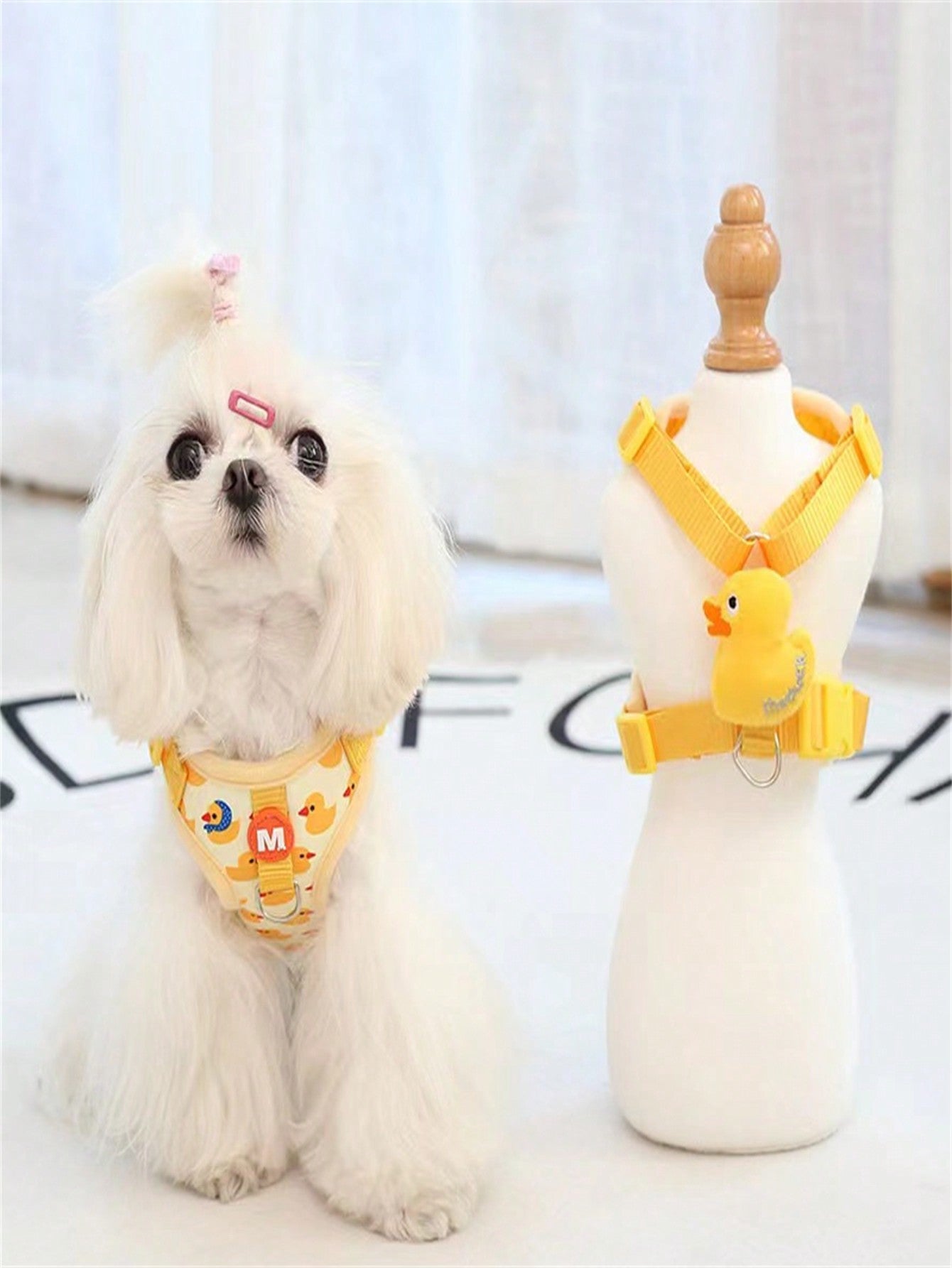 Yellow cute duck cartoon pet harness and leash set made from polyamide for cats and dogs, suitable for decoration and going out