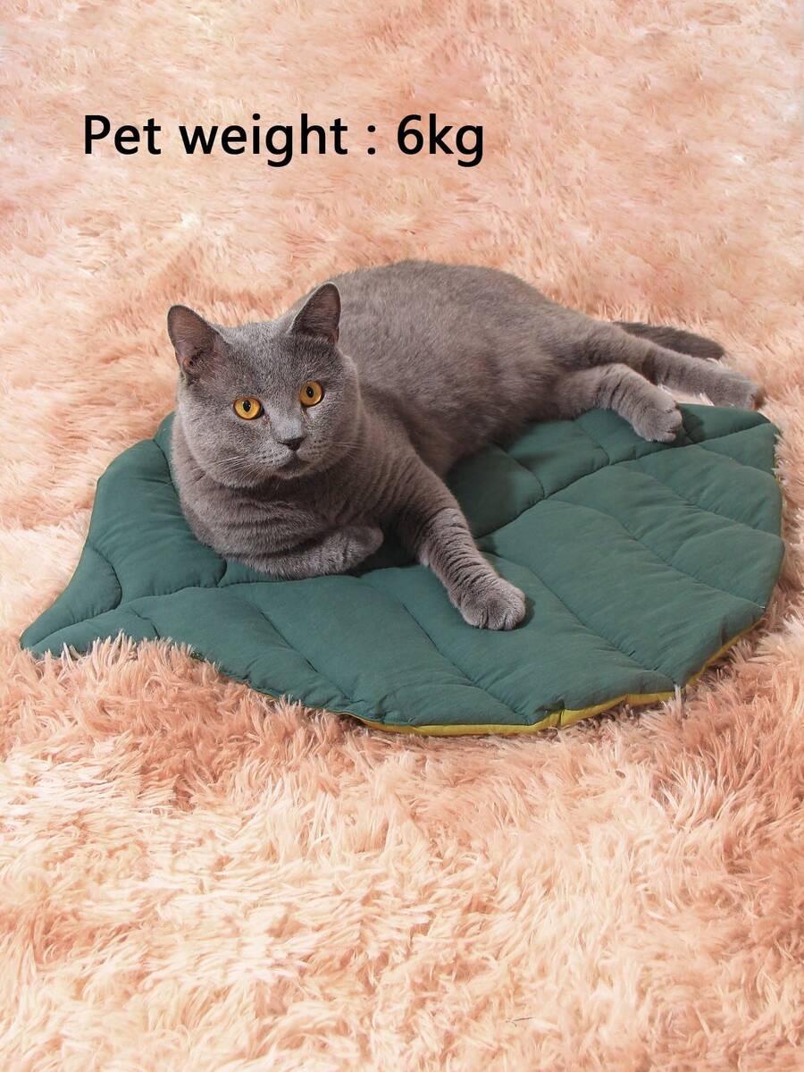 Green colorblock dual color leaf shaped washable thin pet bed mat for small and medium cats and dogs