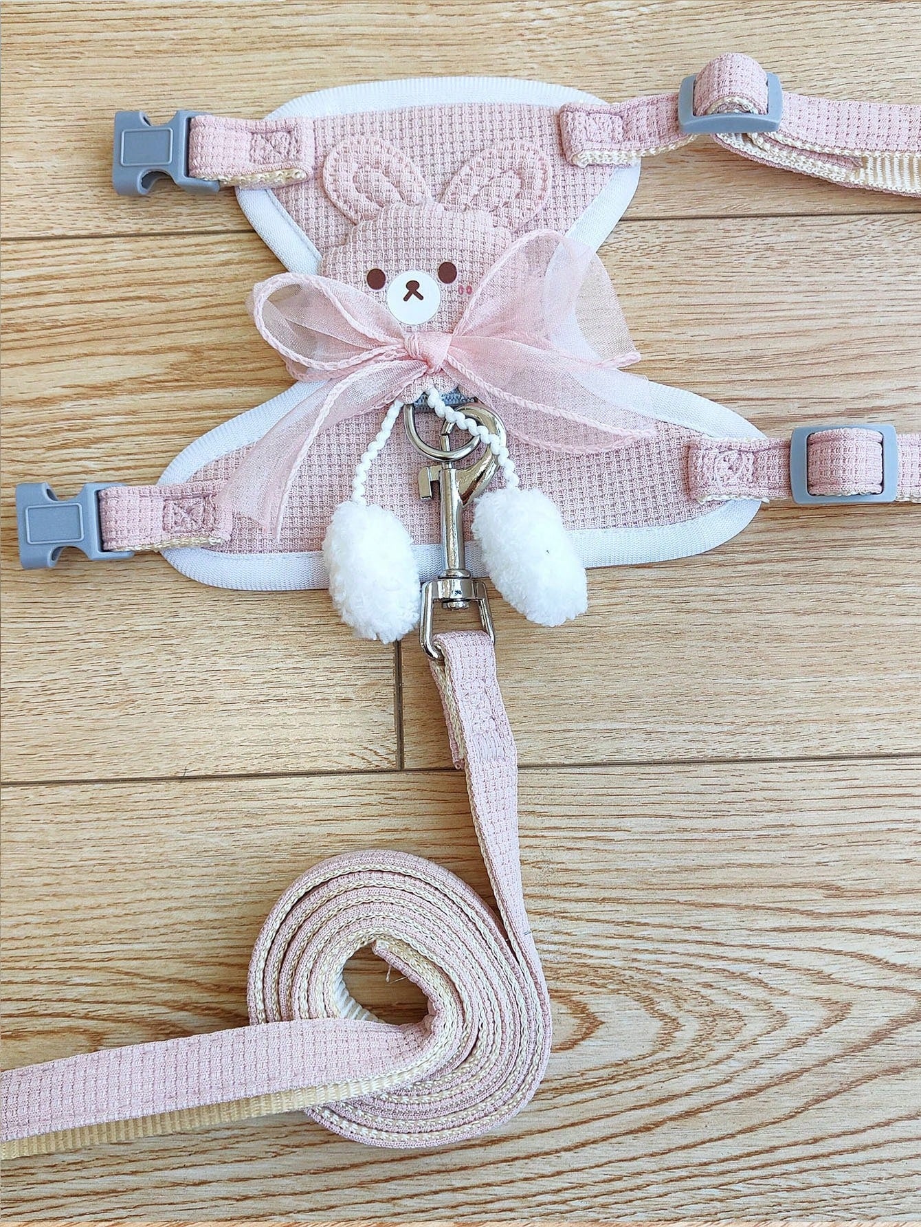 Pink adjustable acrylic pet leash and harness for cats and dogs, escape-proof design for outdoor walking