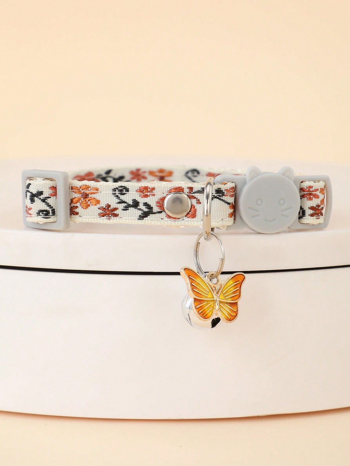 Multicolor adjustable pet collar with embroidered butterfly pattern, bell decoration, pendant, and cat face buckle for cats and small dogs