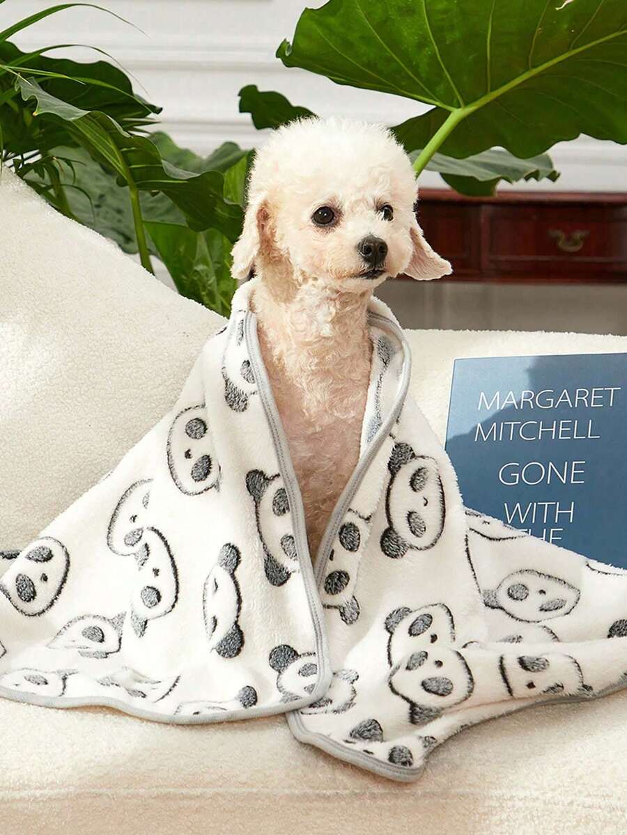 Warm plush pet blanket featuring a multicolor cartoon cat and plant print pattern, made from 100% polyester fabric for cats and dogs.