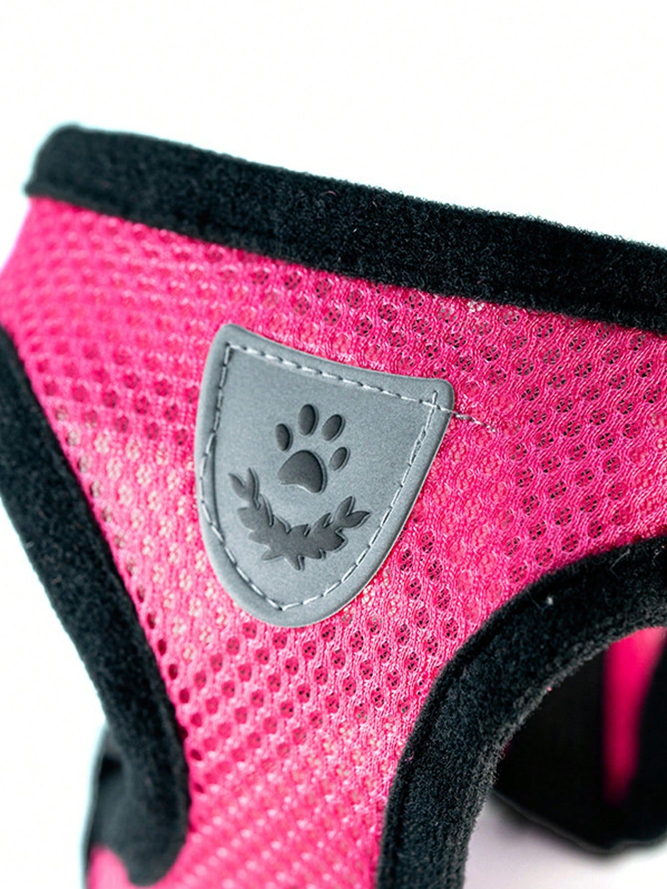 Hot pink colorblock polyester pet harness leash with anti-pulling chest strap for outdoor walking with dogs or cats, 120cm length