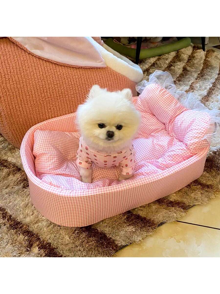 Multicolor four seasons pet bed with 100% polyester fabric and padding for cats and small dogs up to 6kg.