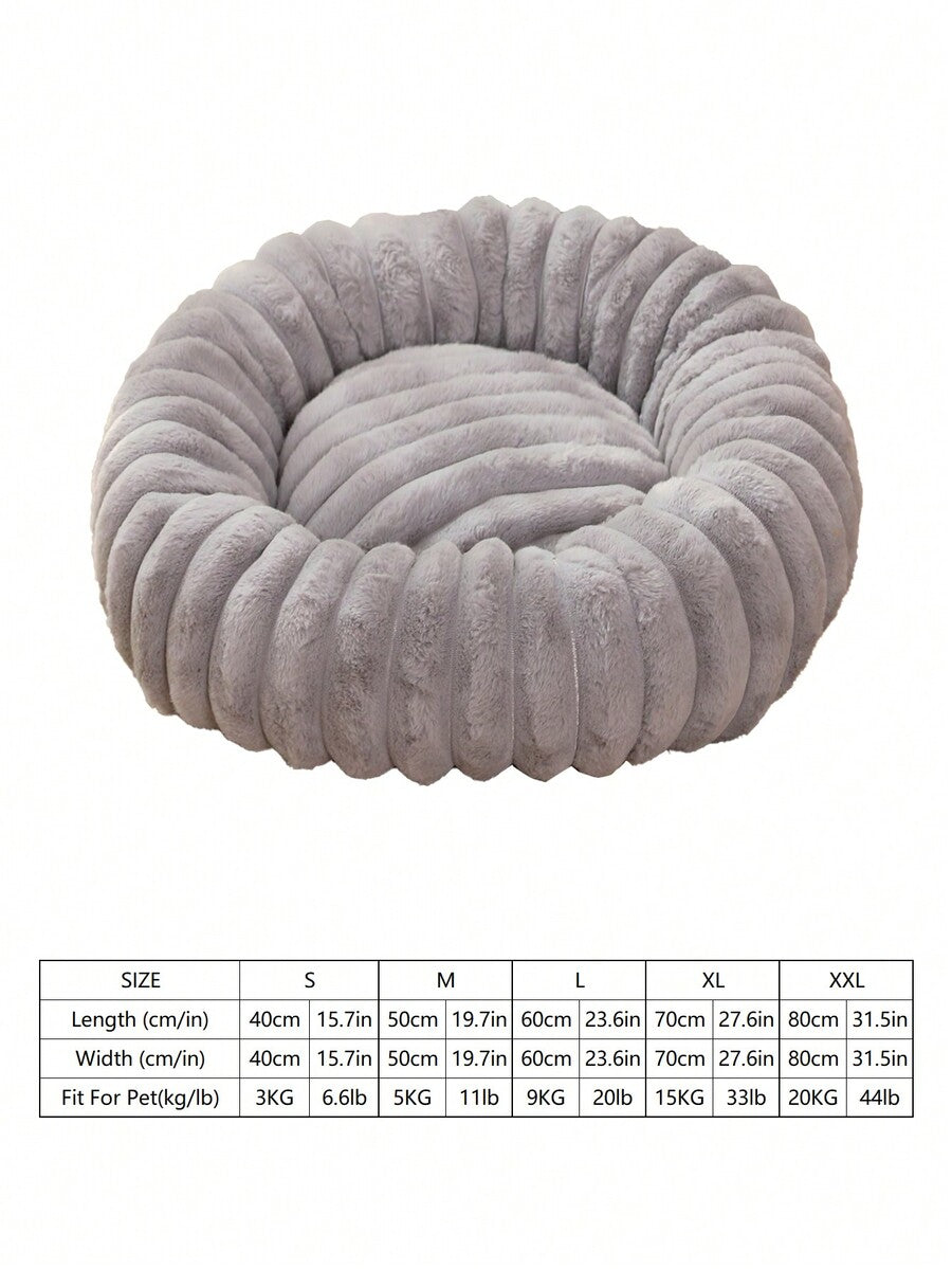Grey plush thick pet bed with soft polyester filling for indoor cats and dogs