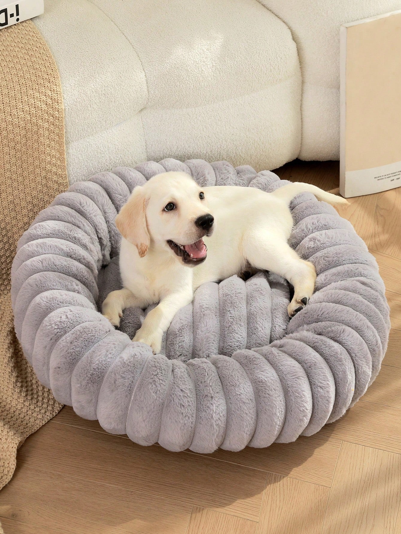 Grey plush thick pet bed with soft polyester filling for indoor cats and dogs