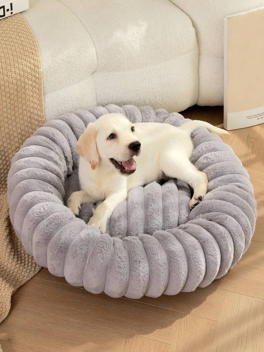 Grey plush thick pet bed with soft polyester filling for indoor cats and dogs