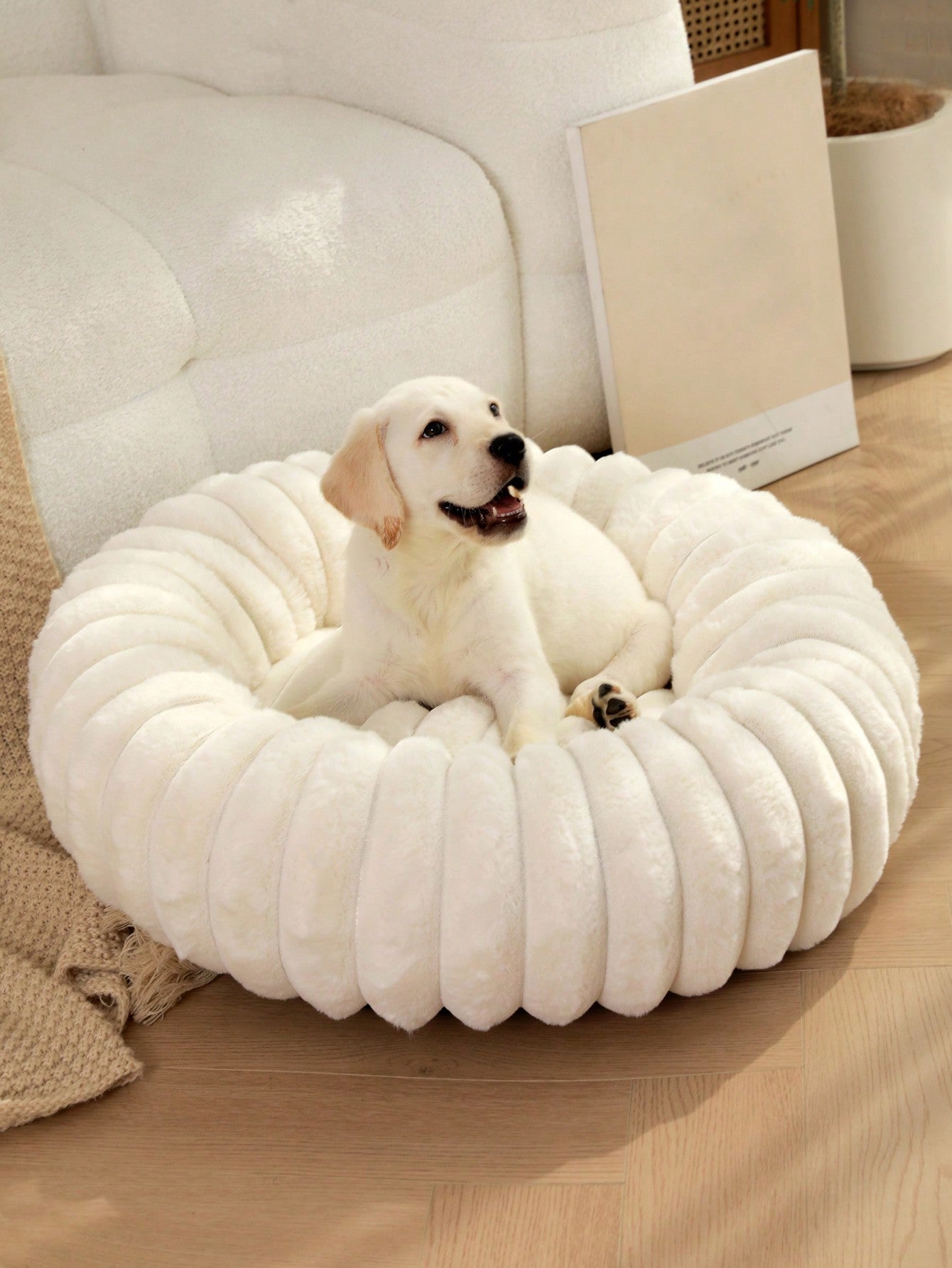Grey plush thick pet bed with soft polyester filling for indoor cats and dogs