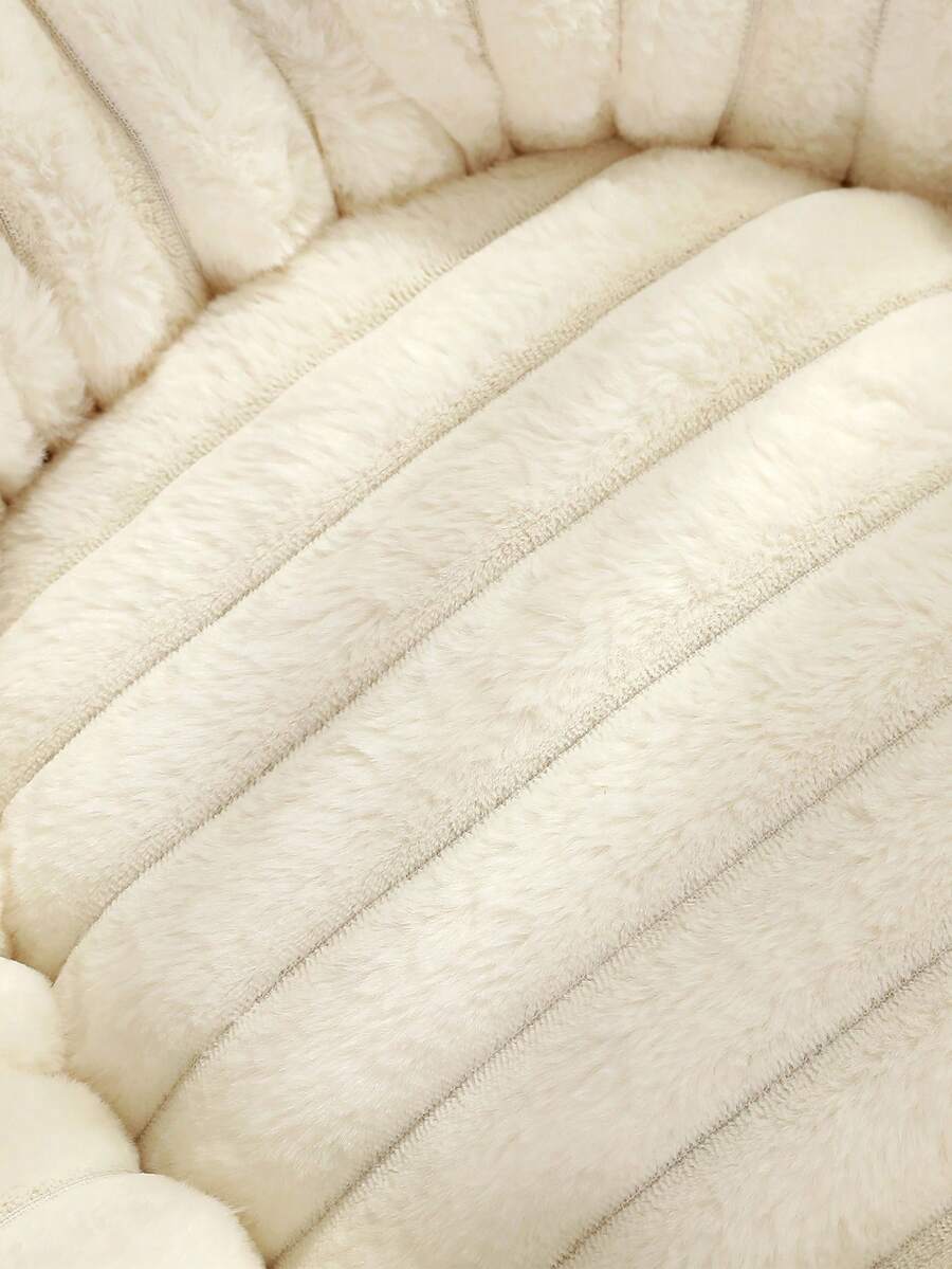 Grey plush thick pet bed with soft polyester filling for indoor cats and dogs
