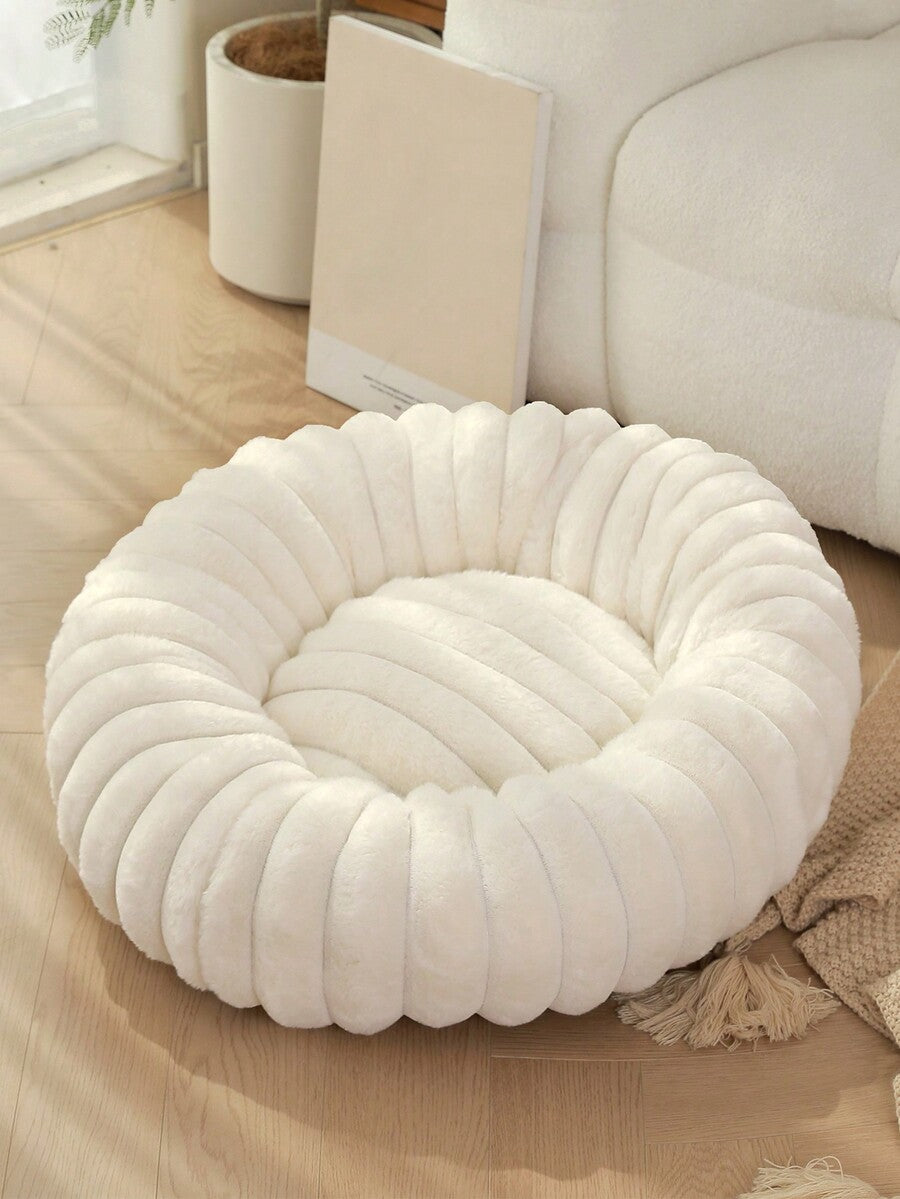 Grey plush thick pet bed with soft polyester filling for indoor cats and dogs