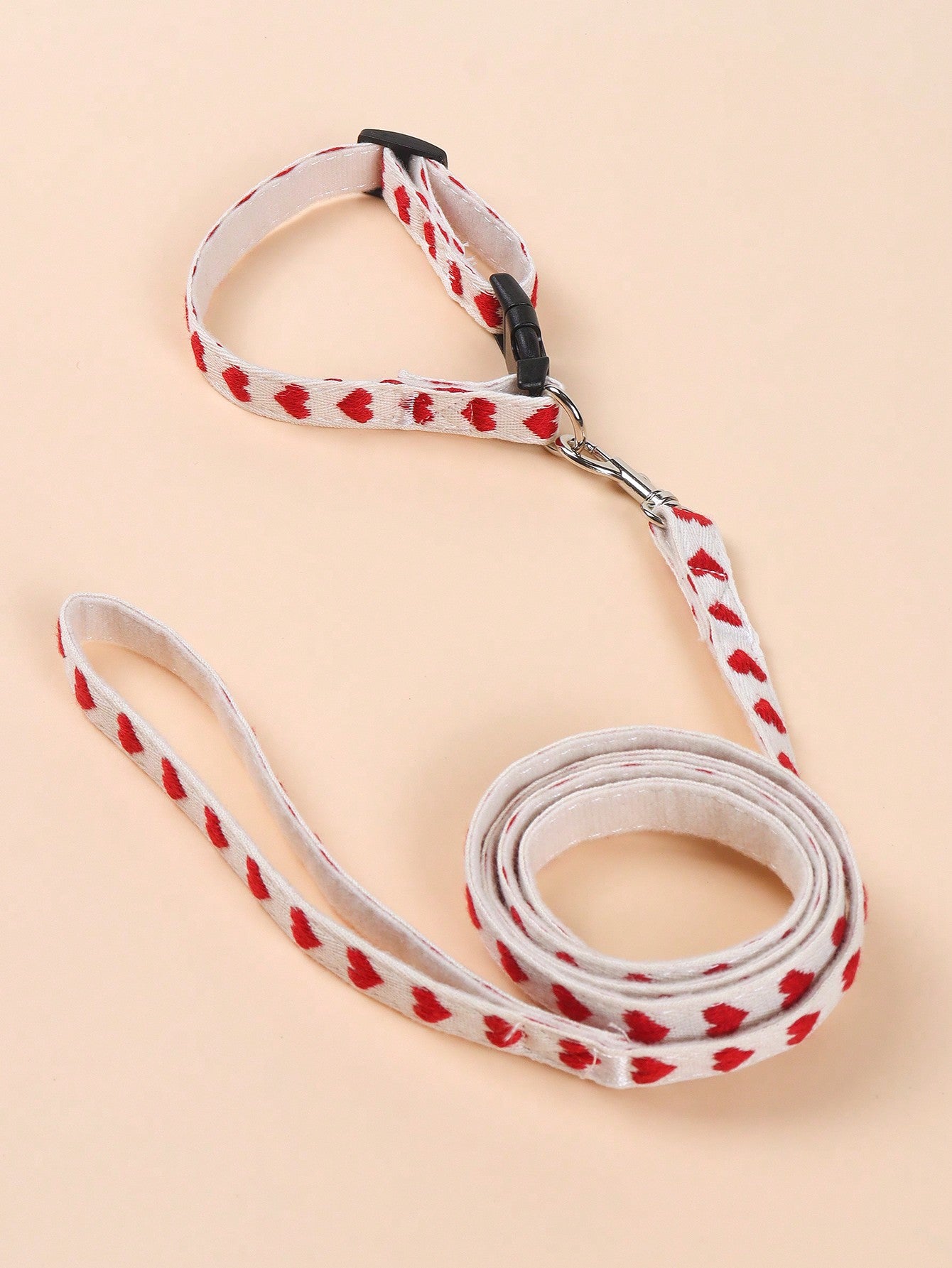 Pink polyester pet collar, harness and leash 3-piece set with geometric heart pattern for cats and small dogs