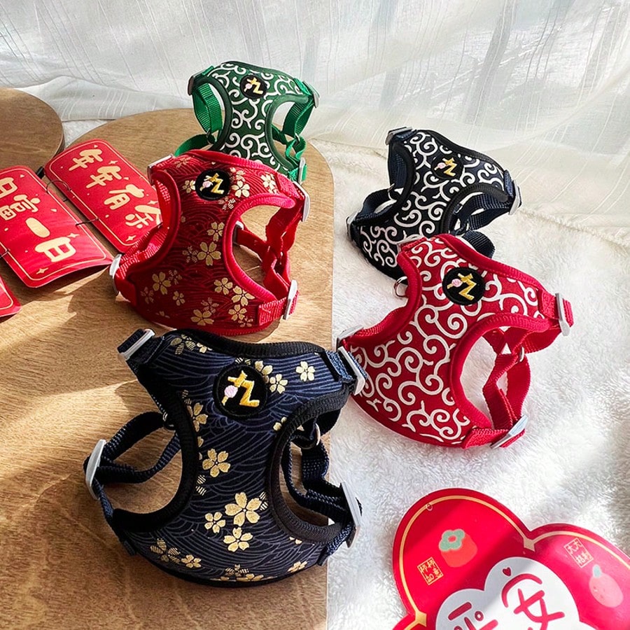 Floral jacquard adjustable dog chest harness and leash set for small and medium dogs, polyester walking harness in red and white pattern