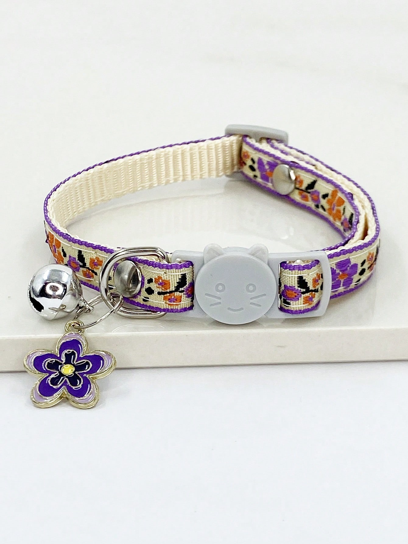 Multicolor adjustable pet collar with embroidered butterfly pattern, bell decoration, pendant, and cat face buckle for cats and small dogs