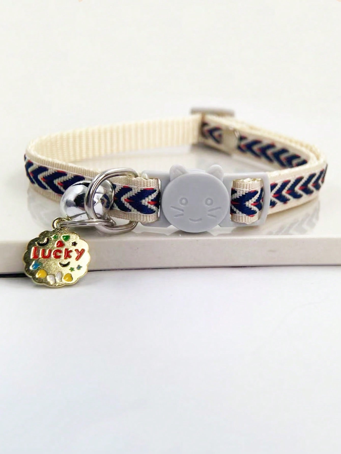 Multicolor adjustable pet collar with embroidered butterfly pattern, bell decoration, pendant, and cat face buckle for cats and small dogs