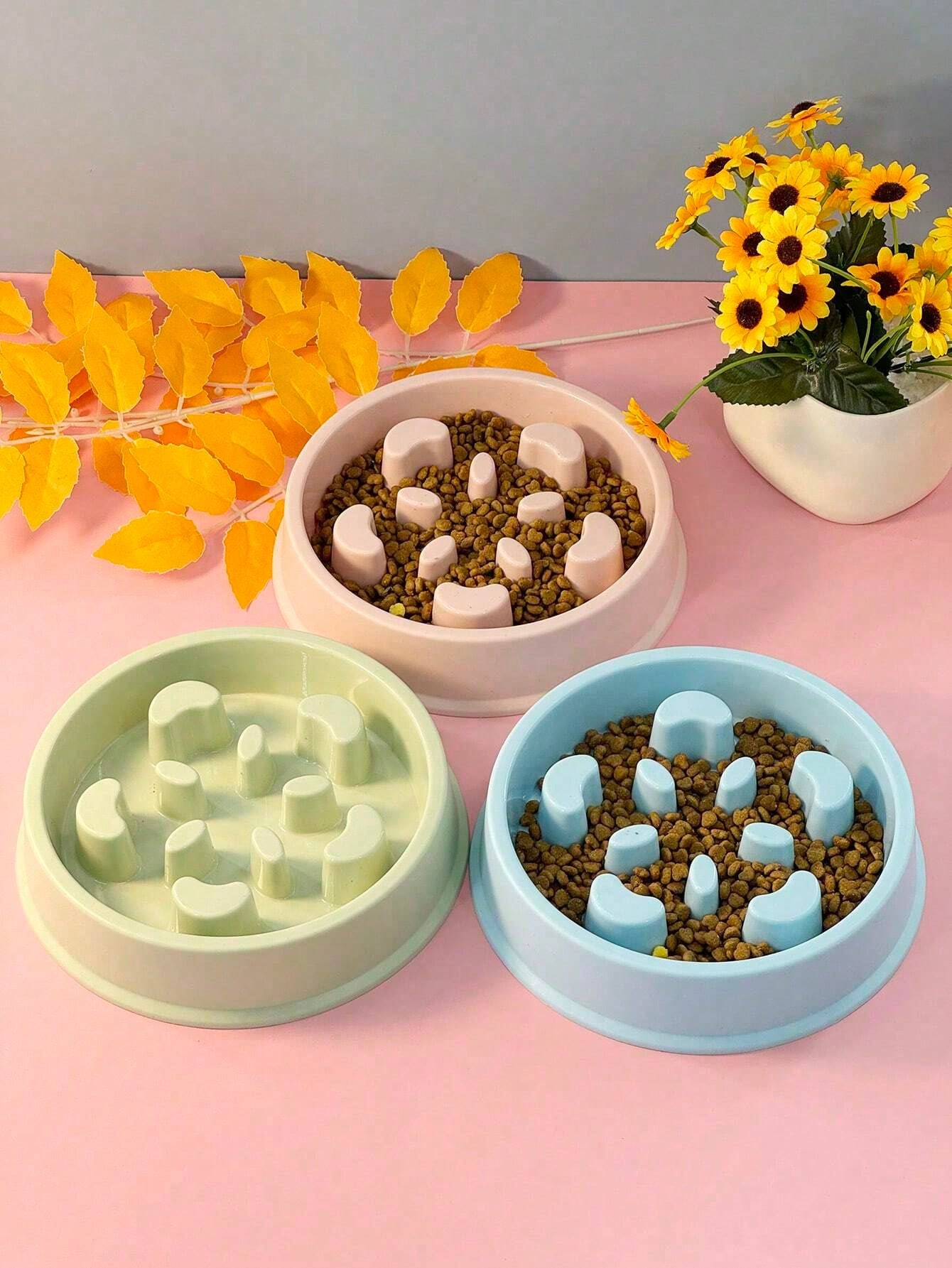 Portable Plastic Slow Feeder Eat Slow Cat Dog Bowl Puppy Kitten Feeding Food Dish Pets Slowly Puzzle Feeders Anti Choke Bowl