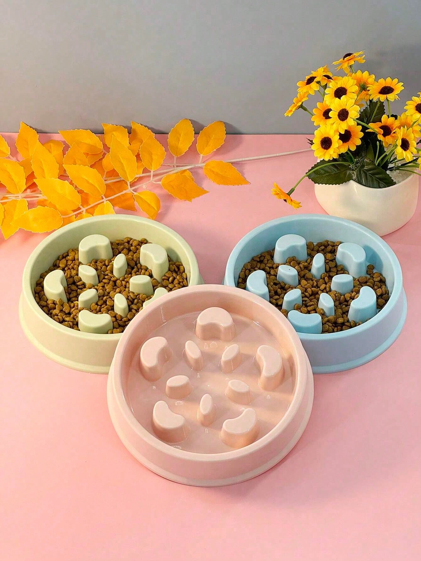Portable Plastic Slow Feeder Eat Slow Cat Dog Bowl Puppy Kitten Feeding Food Dish Pets Slowly Puzzle Feeders Anti Choke Bowl
