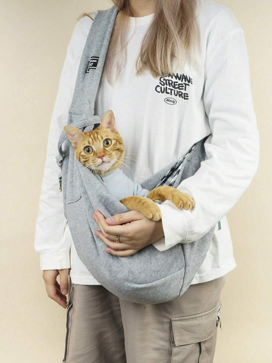 Black breathable polyester pet travel carrier bag with shoulder strap for cats and small dogs