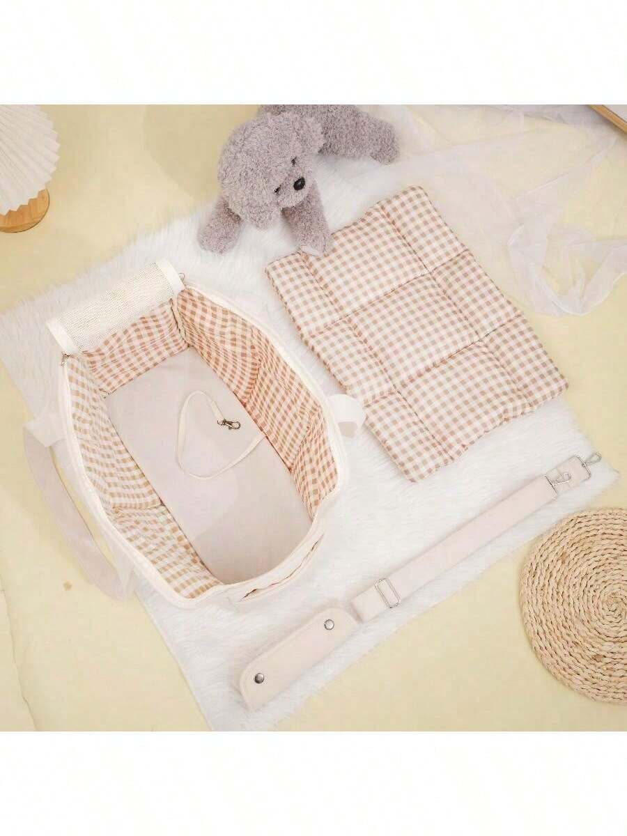 Multicolor Korean fashion breathable pet shoulder carry bag in 100% polyester for portable dog and cat travel.