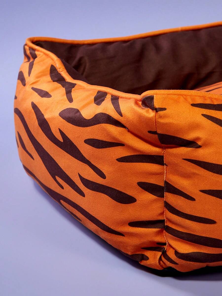 Multicolor pet nest mat featuring a tiger pattern colorblock design with a detachable and washable inner tank for cats and dogs.