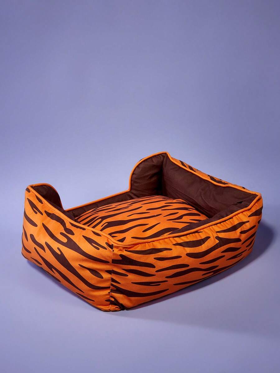 Multicolor pet nest mat featuring a tiger pattern colorblock design with a detachable and washable inner tank for cats and dogs.