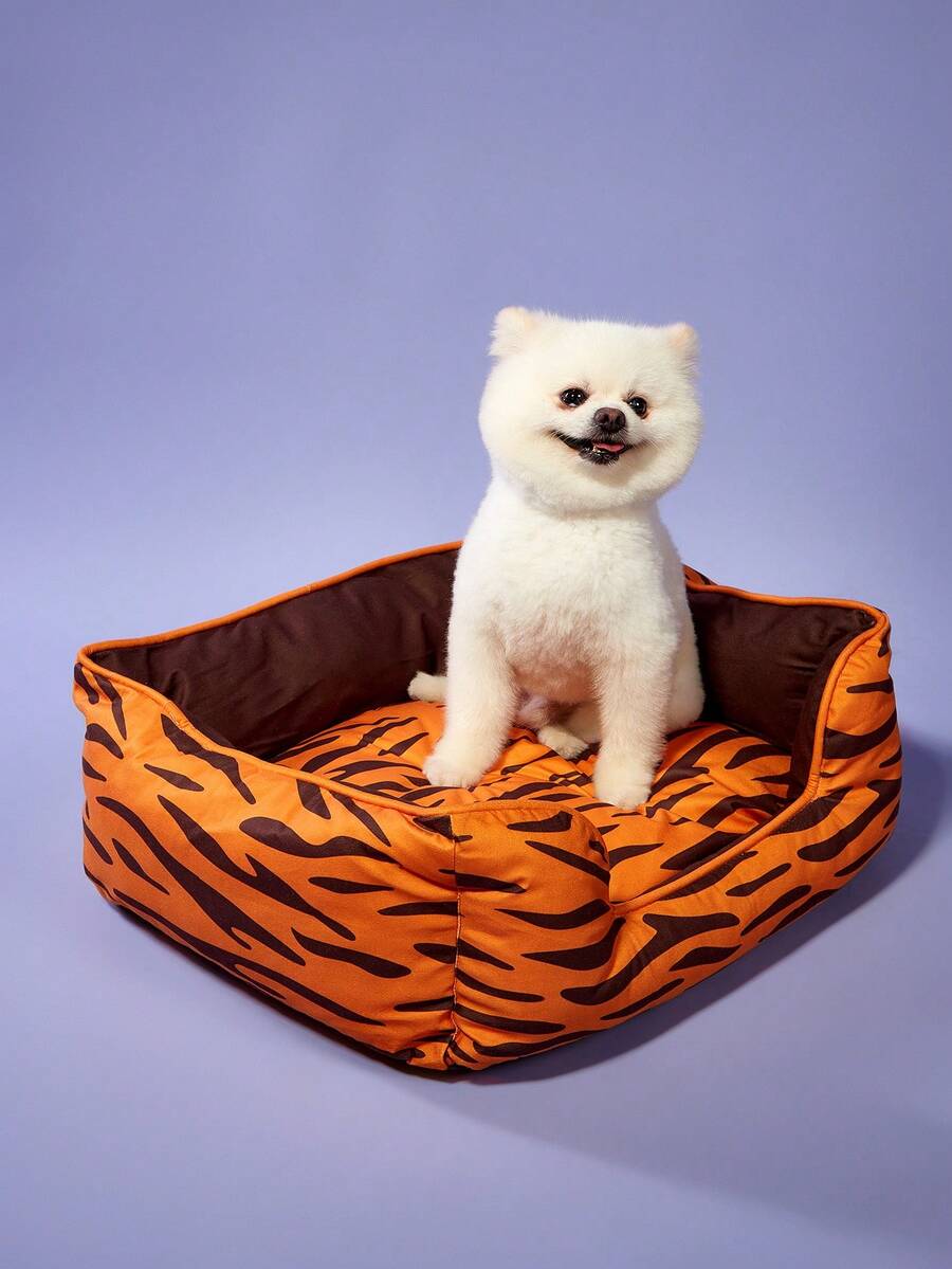 Multicolor pet nest mat featuring a tiger pattern colorblock design with a detachable and washable inner tank for cats and dogs.
