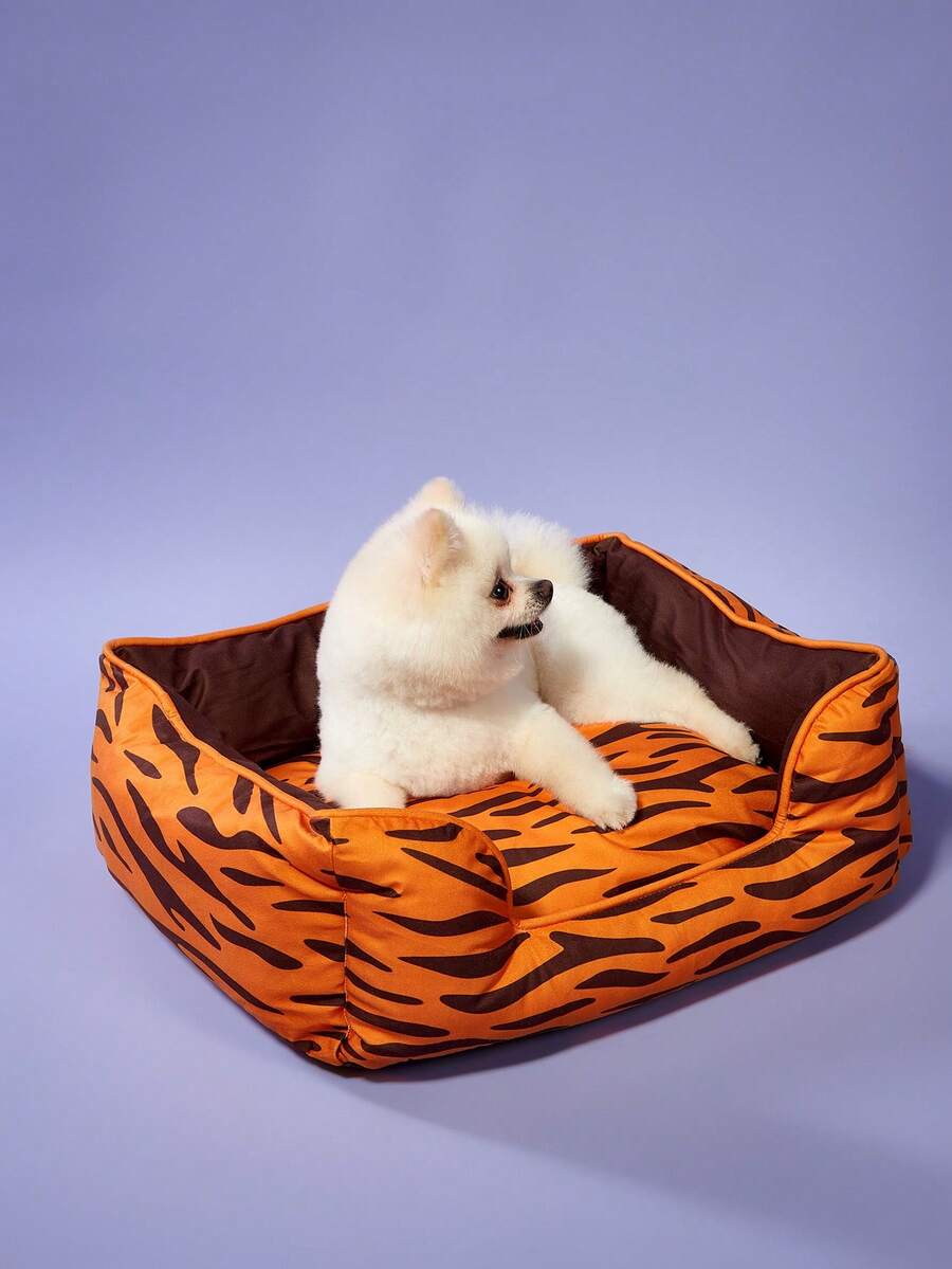 Multicolor pet nest mat featuring a tiger pattern colorblock design with a detachable and washable inner tank for cats and dogs.
