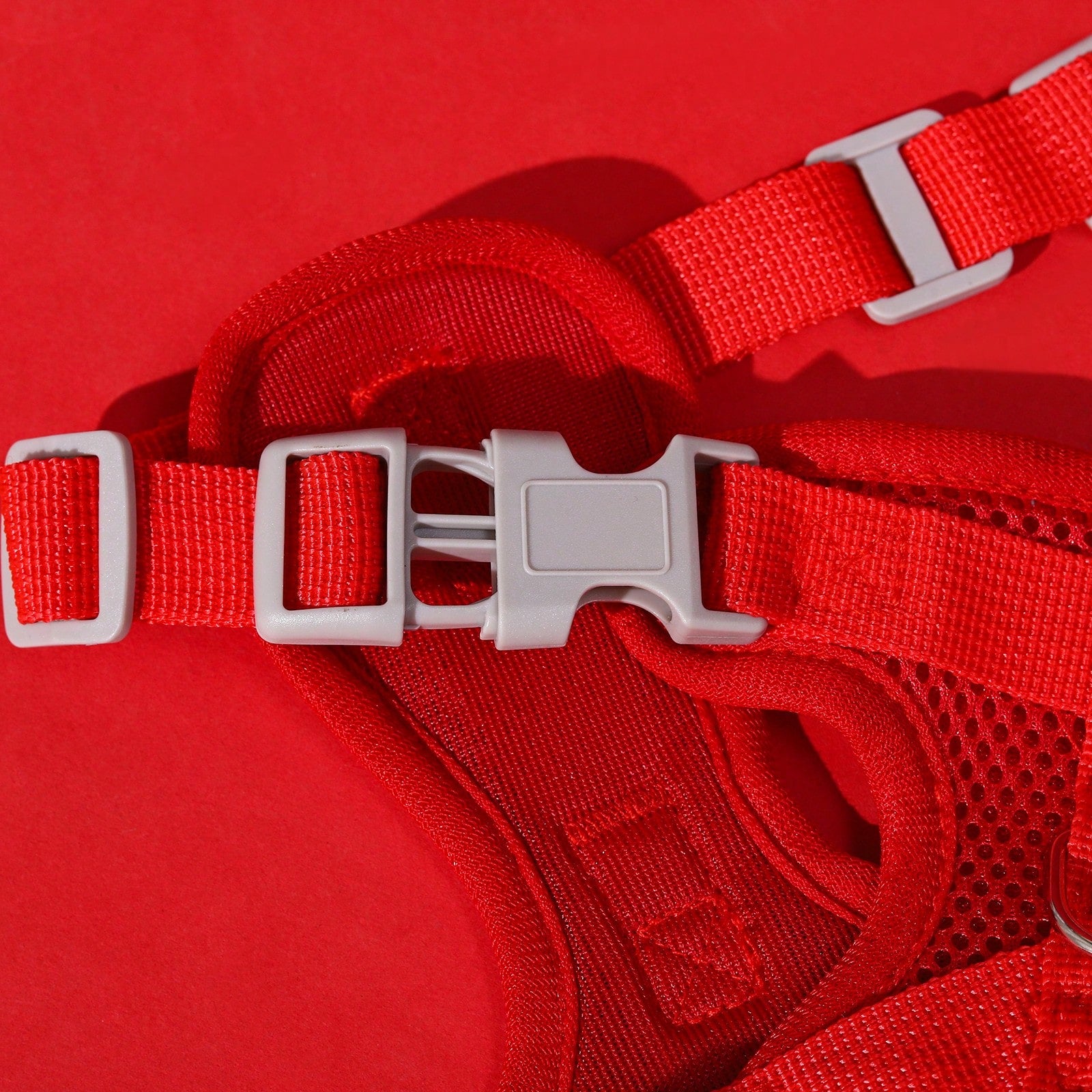 Red colorblock polyester pet chest harness suitable for cats and dogs