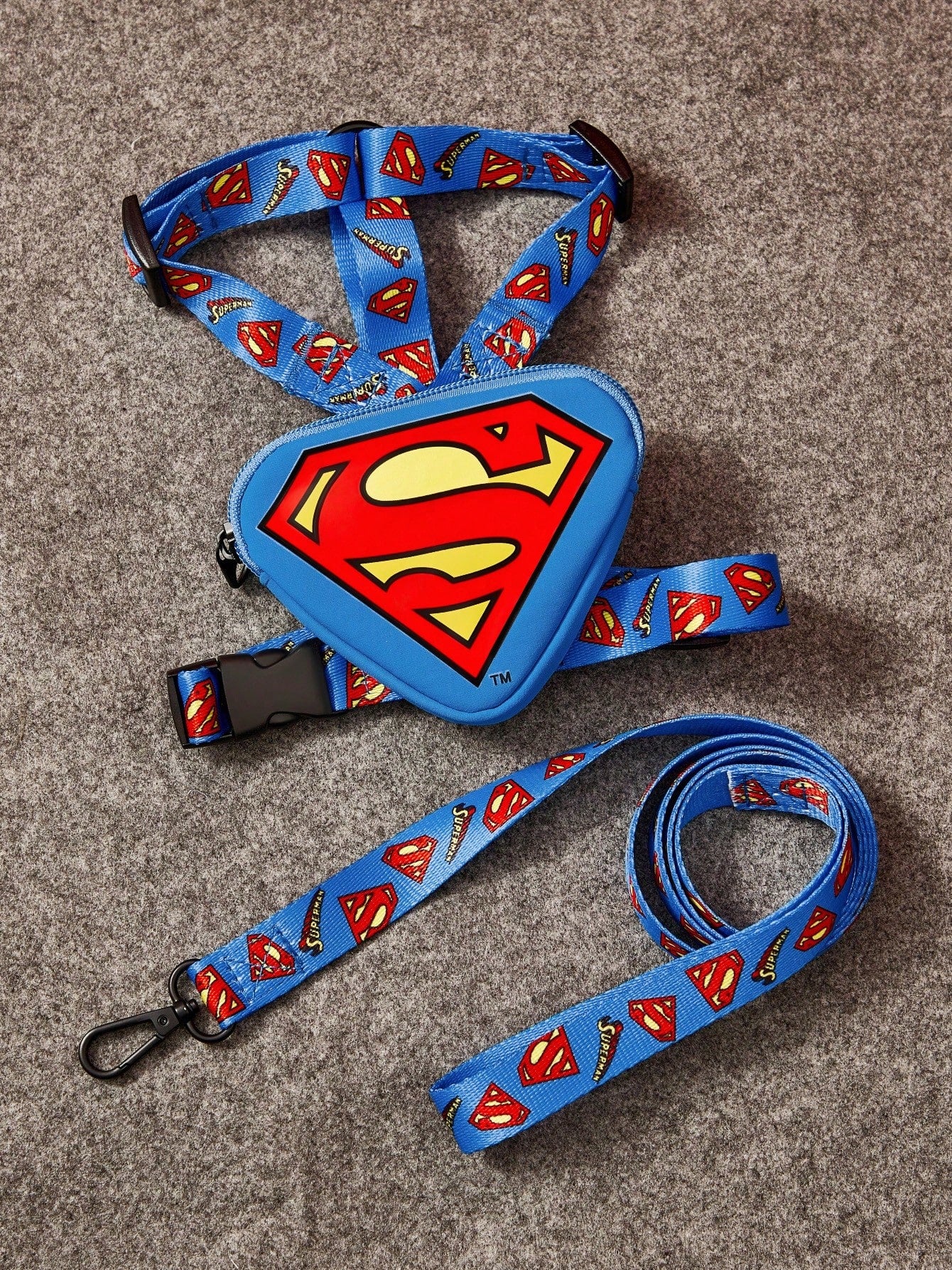 Multicolor cartoon pattern pet collar and leash set with adjustable polyester straps and portable storage bag for cats and dogs