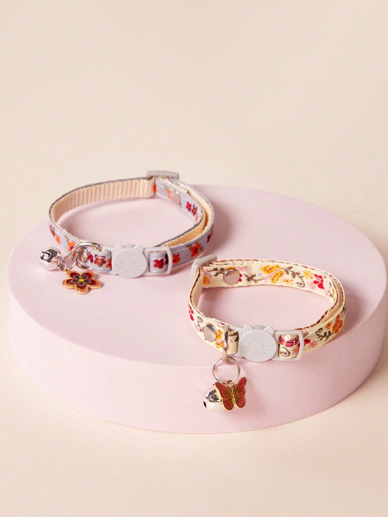 Multicolor adjustable pet collar with embroidered butterfly pattern, bell decoration, pendant, and cat face buckle for cats and small dogs