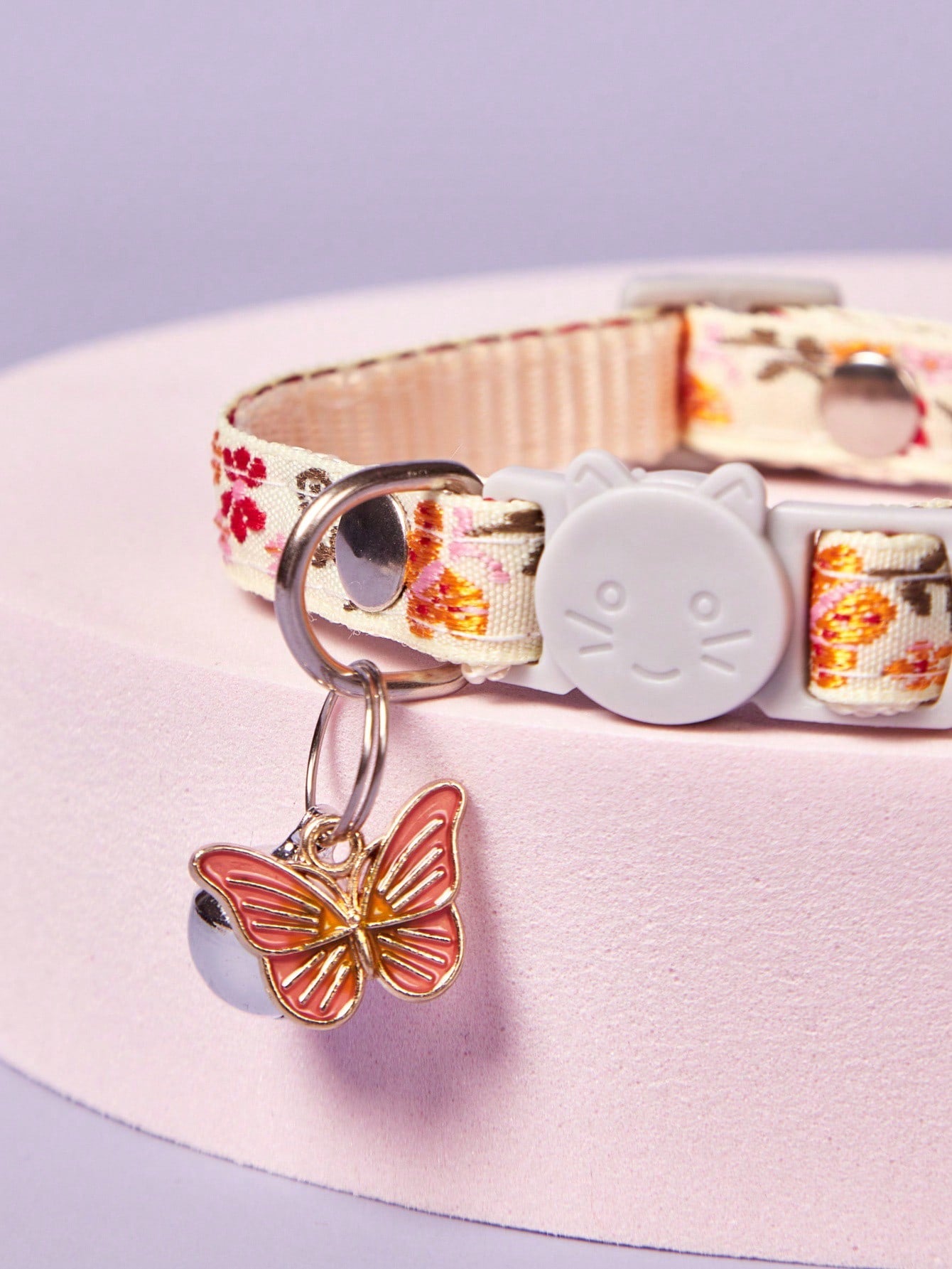 Multicolor adjustable pet collar with embroidered butterfly pattern, bell decoration, pendant, and cat face buckle for cats and small dogs