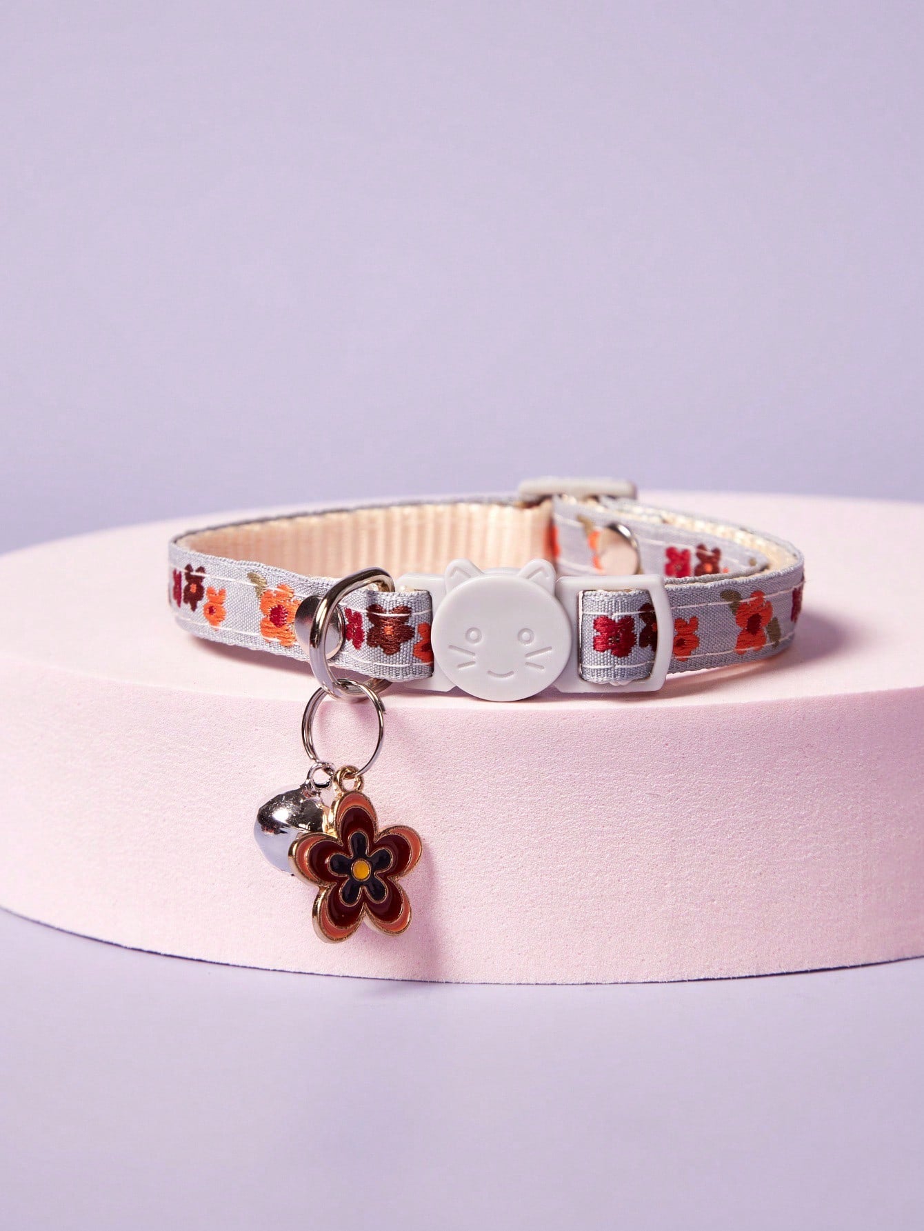 Multicolor adjustable pet collar with embroidered butterfly pattern, bell decoration, pendant, and cat face buckle for cats and small dogs