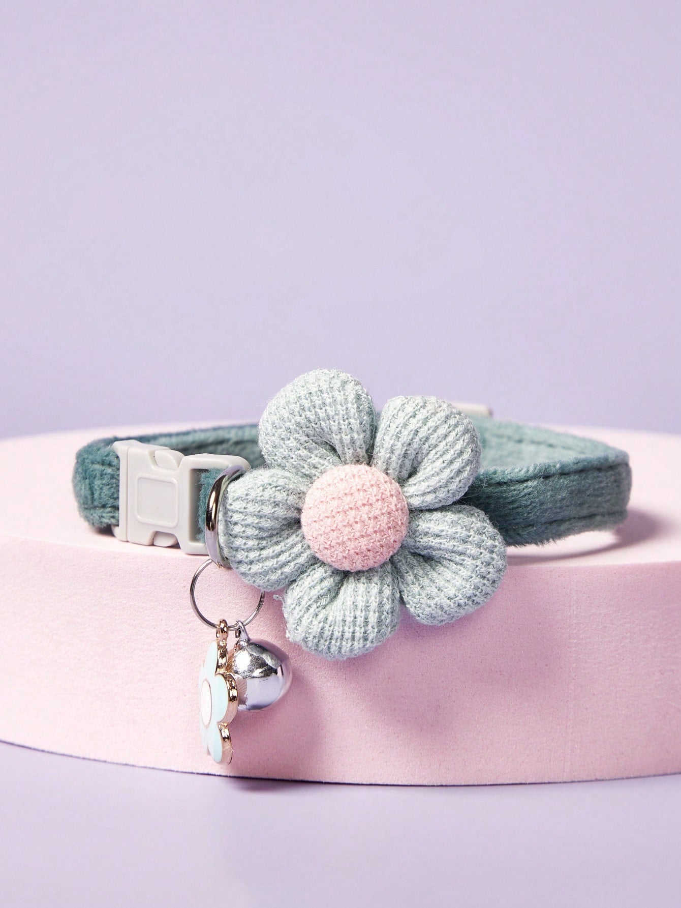 Dark green polyester pet collar with plaid and plant pattern, flower decoration, and pendant for small cats and dogs