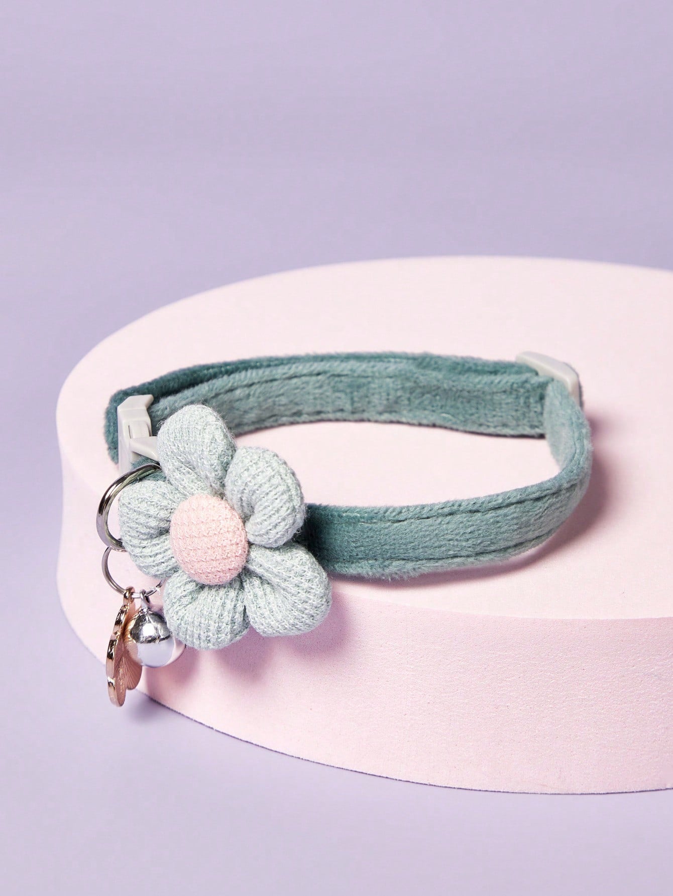 Dark green polyester pet collar with plaid and plant pattern, flower decoration, and pendant for small cats and dogs