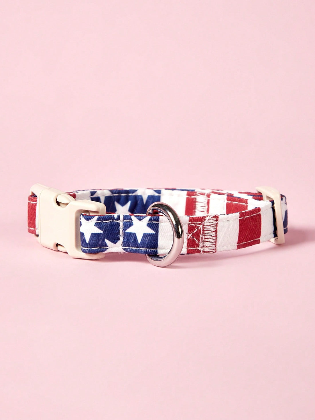 Adjustable white polyester dog collar with American flag stripe and star pattern for cats and dogs