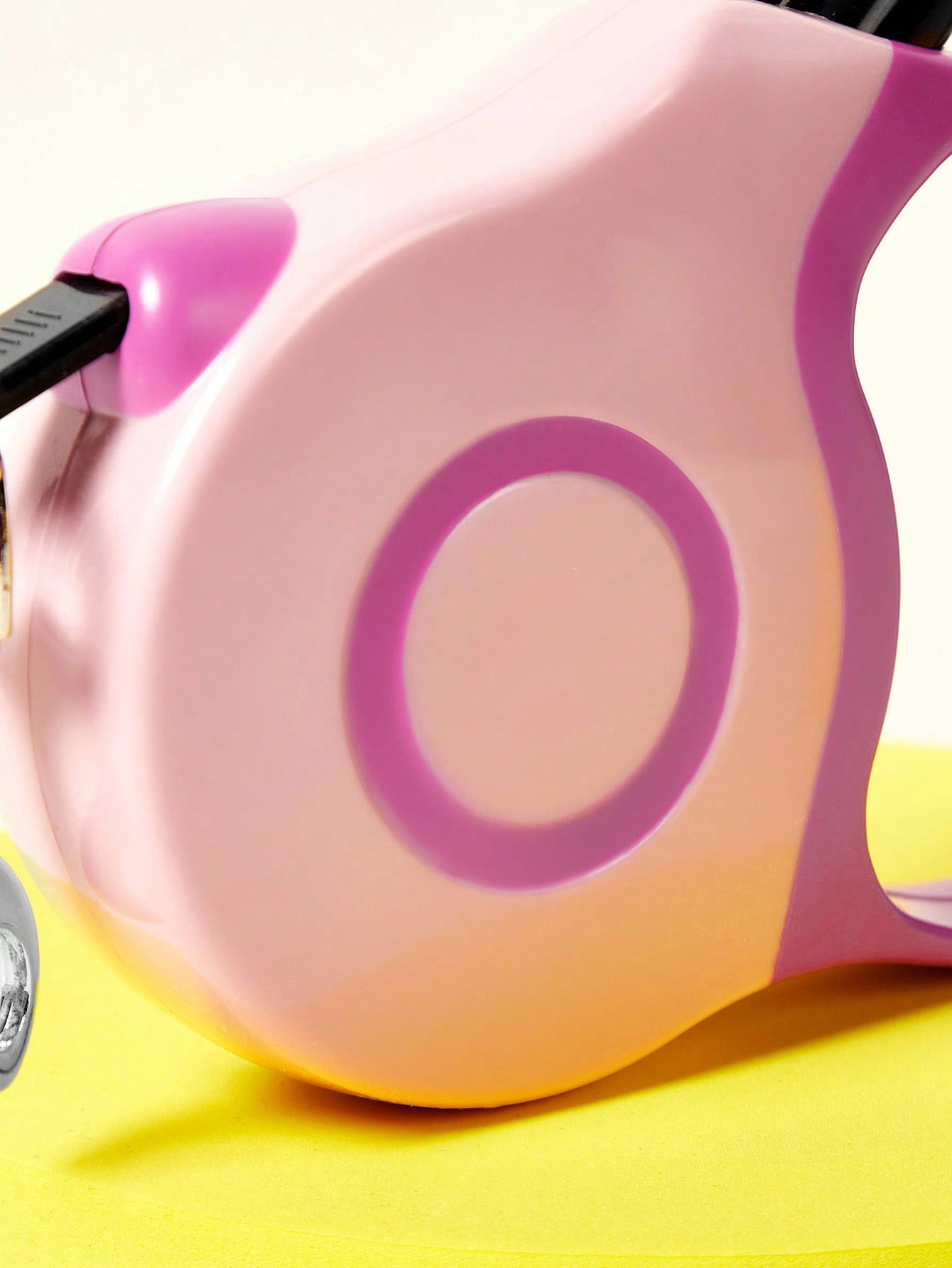 Pink automatic retractable pet leash with ABS handle for cats and dogs, available in 3m or 5m length