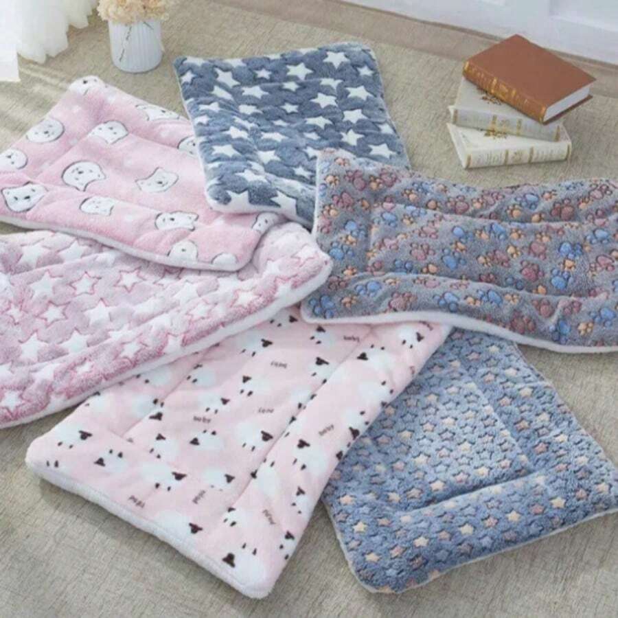 Double-sided soft pet blanket and sleeping pad featuring a colorblock geometric pattern for dogs and cats.