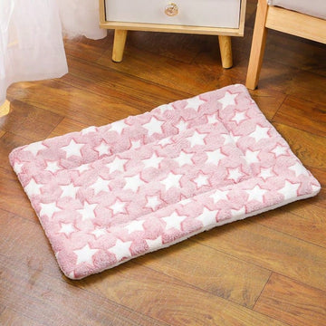 Double-sided soft pet blanket and sleeping pad featuring a colorblock geometric pattern for dogs and cats.