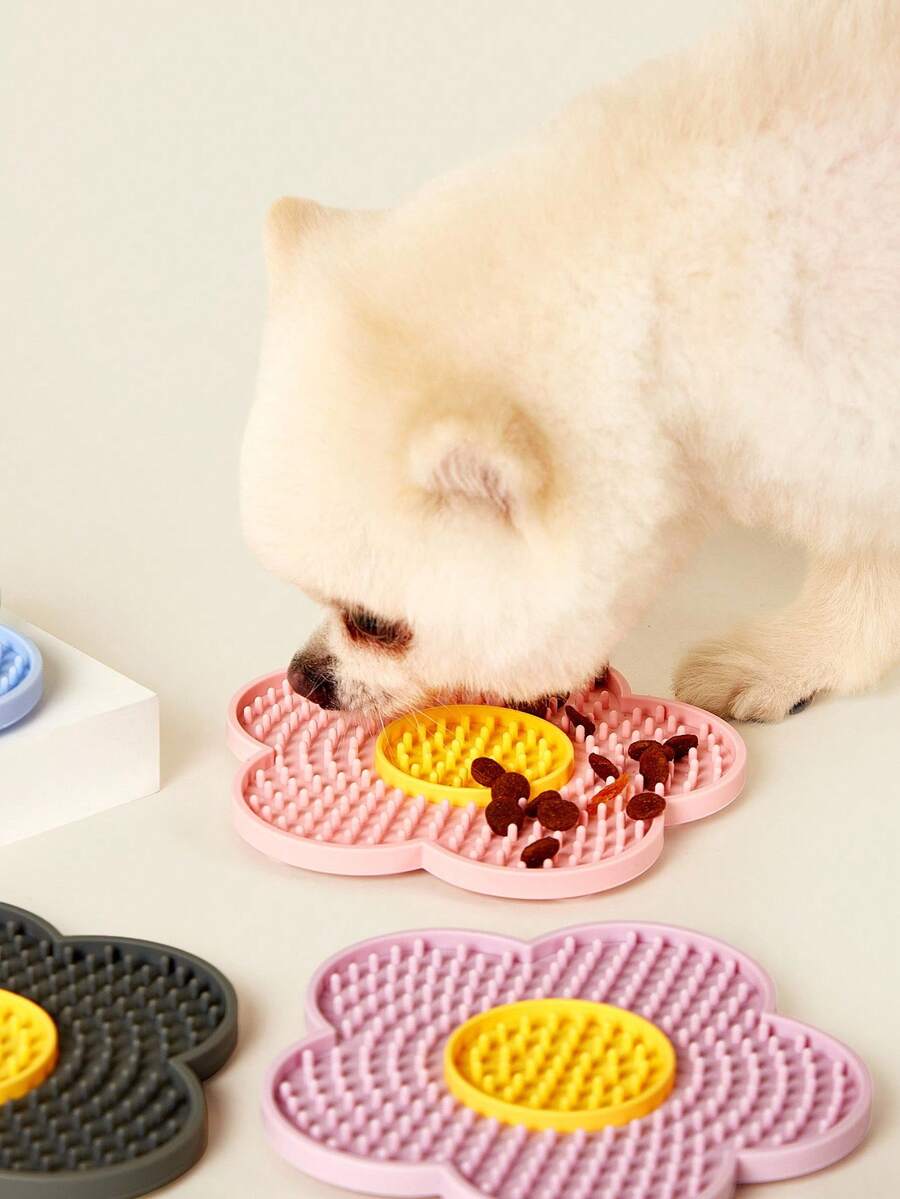 Multicolor flower-shaped silicone cat lick mat with suction cups for dogs and cats