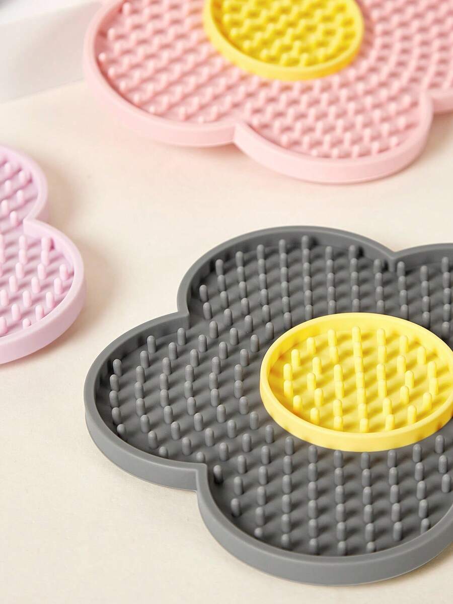 Multicolor flower-shaped silicone cat lick mat with suction cups for dogs and cats