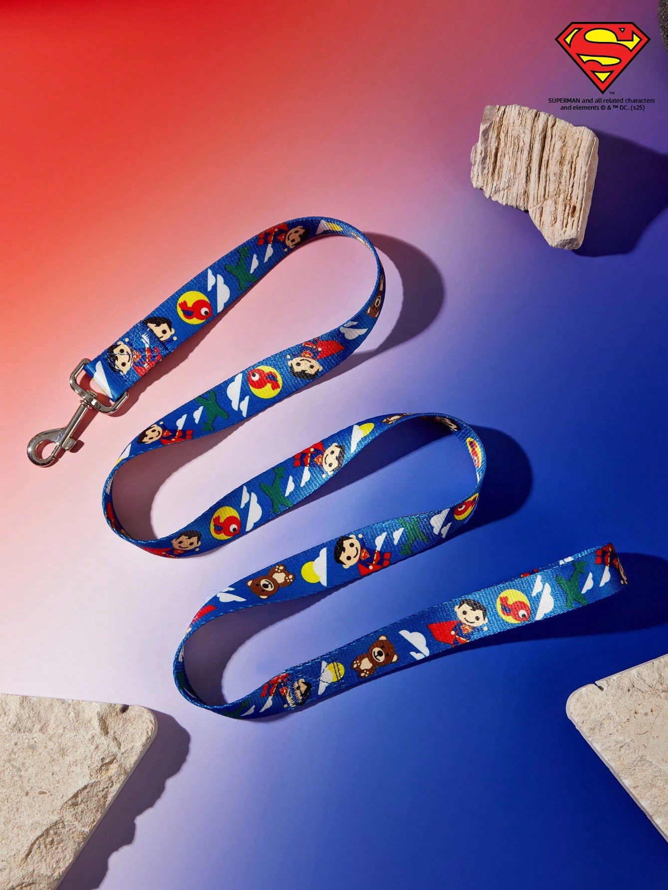 Baby blue polyamide pet leash with colorful heart-shaped bear print and comfortable grip for daily dog walking.