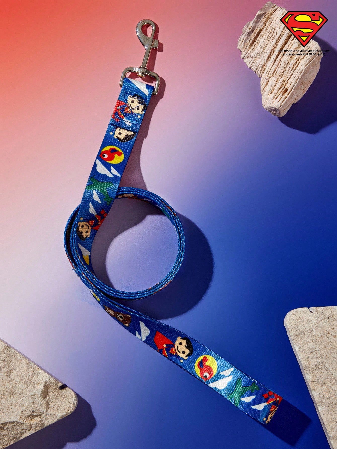Baby blue polyamide pet leash with colorful heart-shaped bear print and comfortable grip for daily dog walking.