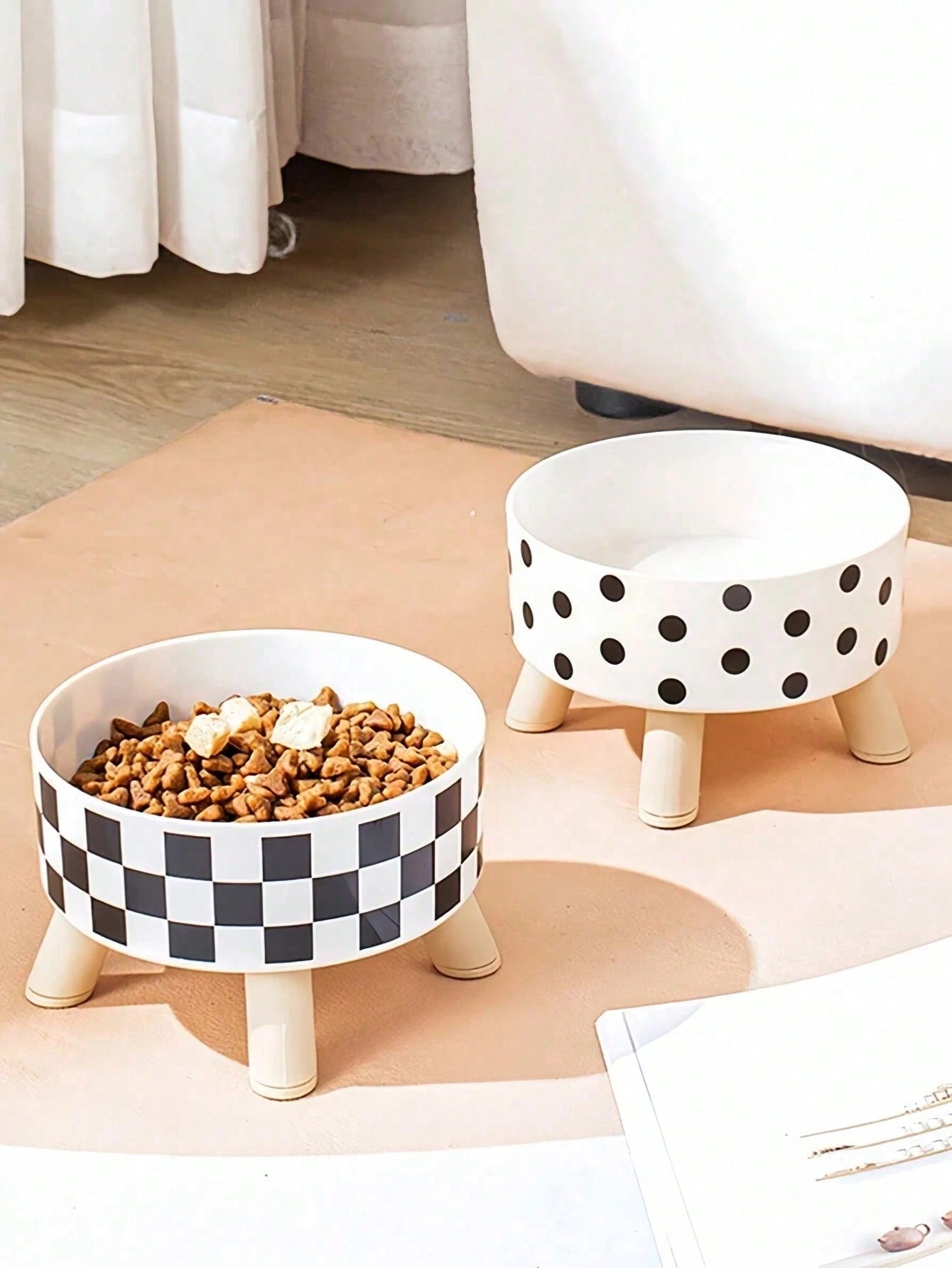 1-Piece Premium Stainless Steel And Plastic Pet Bowl - White Checkered Design - Suitable For Cats - Easy To Install, Super Easy To Clean, Durable - Let Your Beloved Pet Enjoy Fun And Stylish Mealtimes!