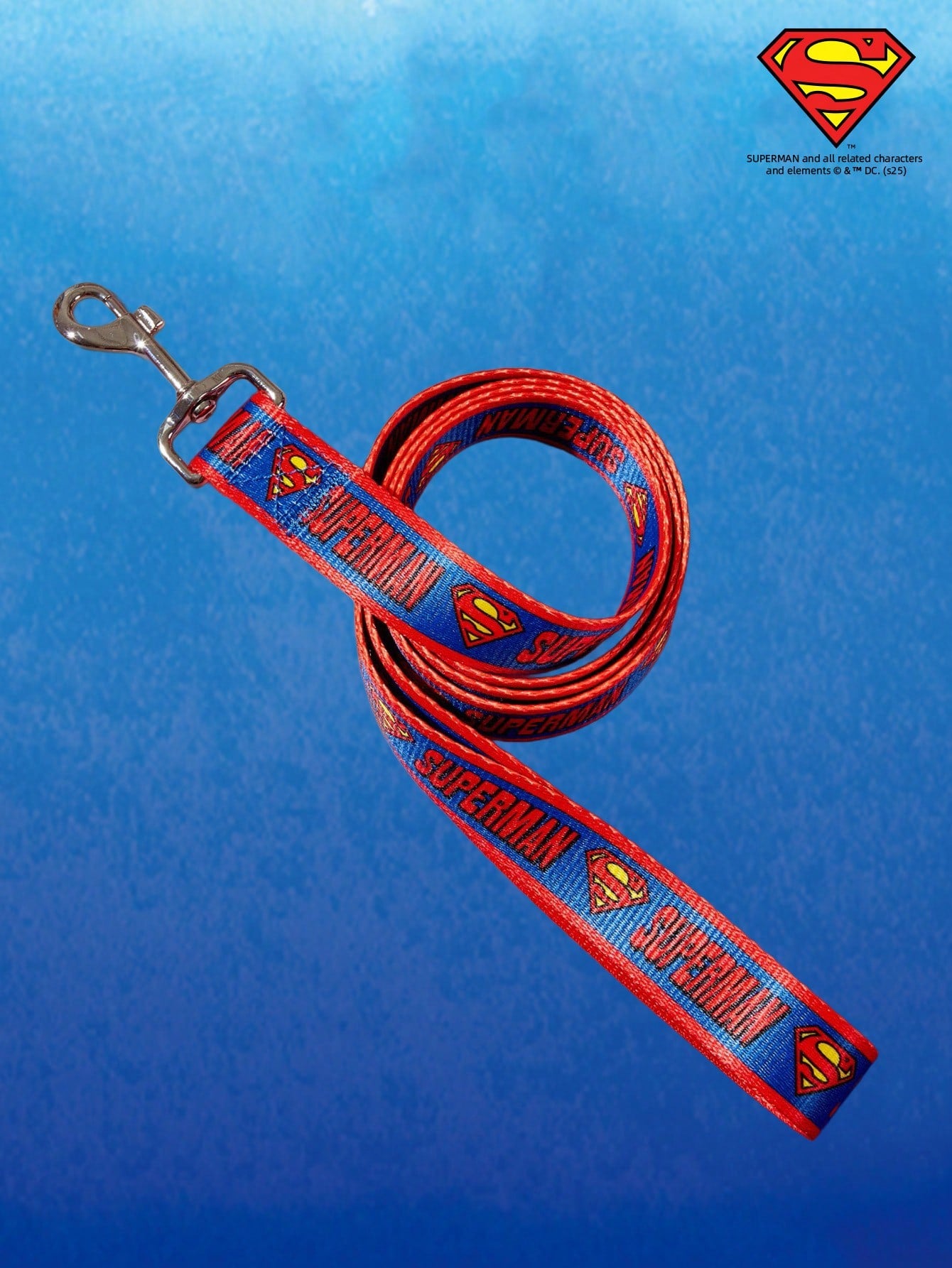 Baby blue polyamide pet leash with colorful heart-shaped bear print and comfortable grip for daily dog walking.