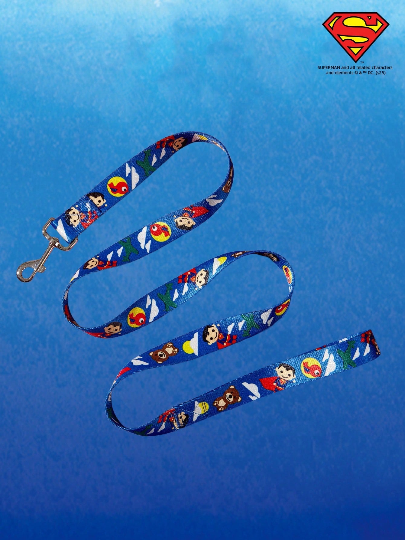 Baby blue polyamide pet leash with colorful heart-shaped bear print and comfortable grip for daily dog walking.