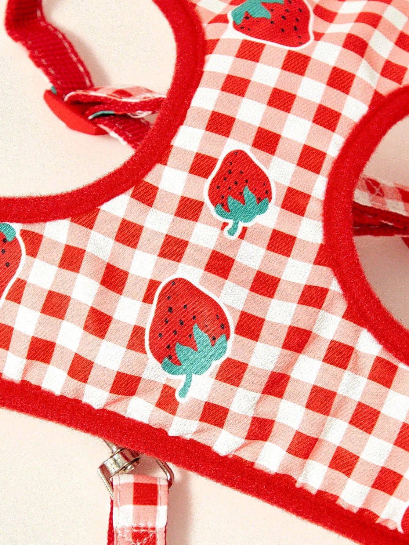 Multicolor strawberry plaid printed polyester pet harness and leash set for cats and dogs
