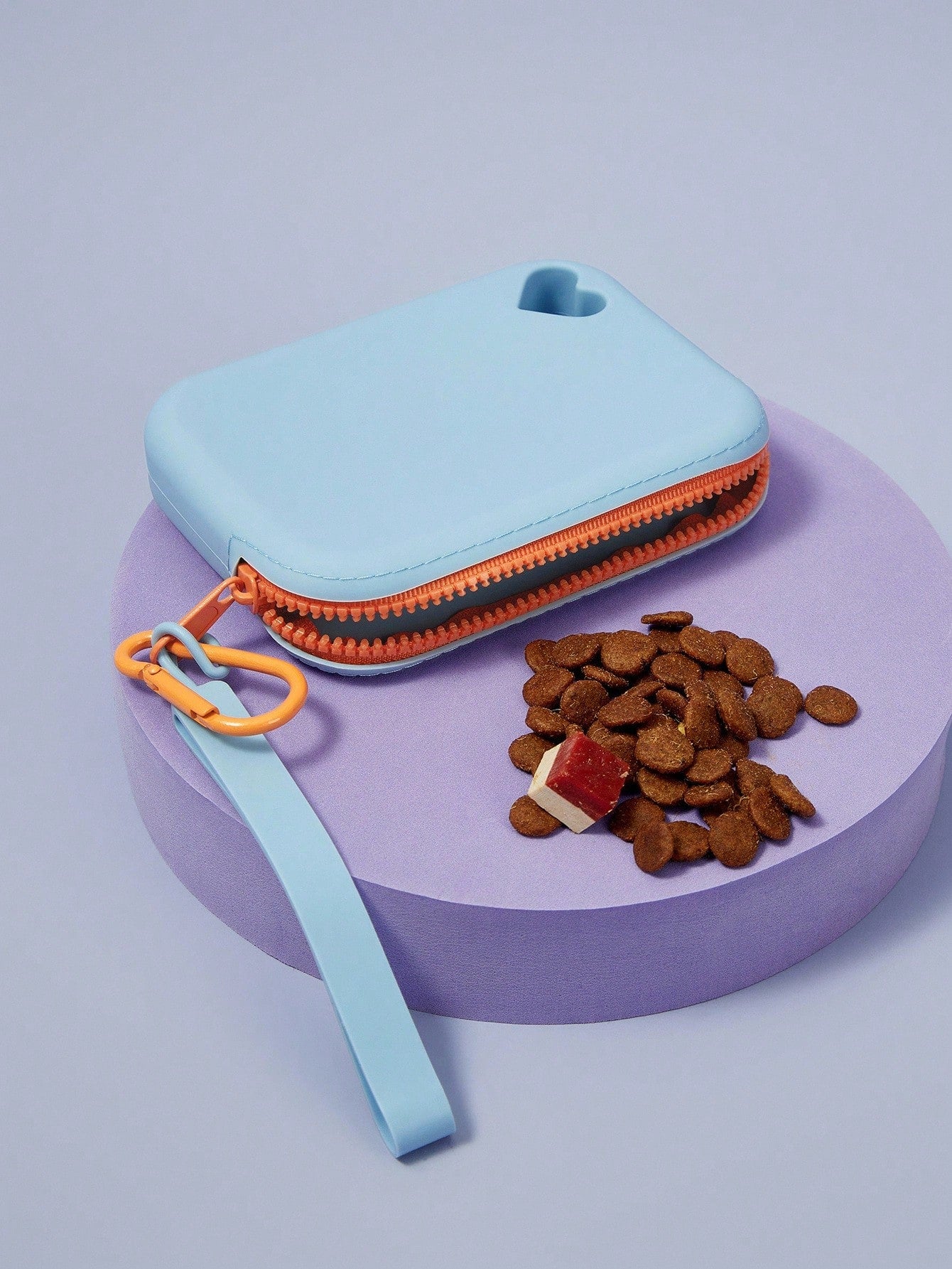 1pc Silicone Pet Treat Pouch, Portable Training Bag For Travel Dog Outing Dog Stuff