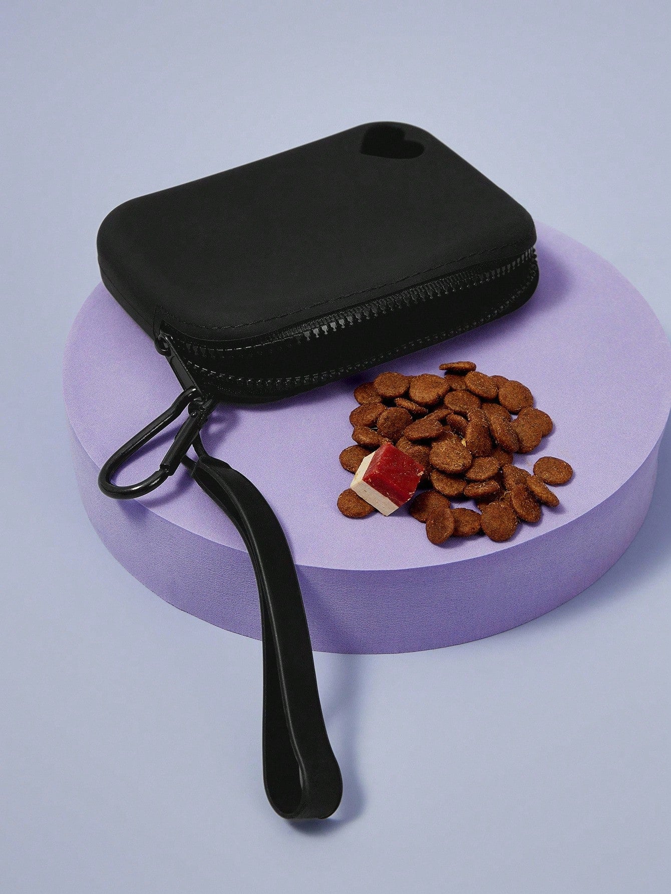 1pc Silicone Pet Treat Pouch, Portable Training Bag For Travel Dog Outing Dog Stuff