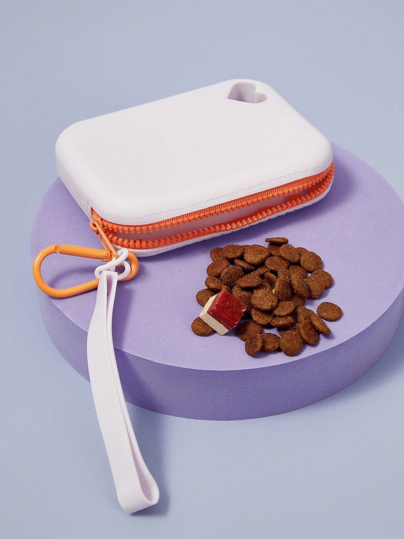 1pc Silicone Pet Treat Pouch, Portable Training Bag For Travel Dog Outing Dog Stuff