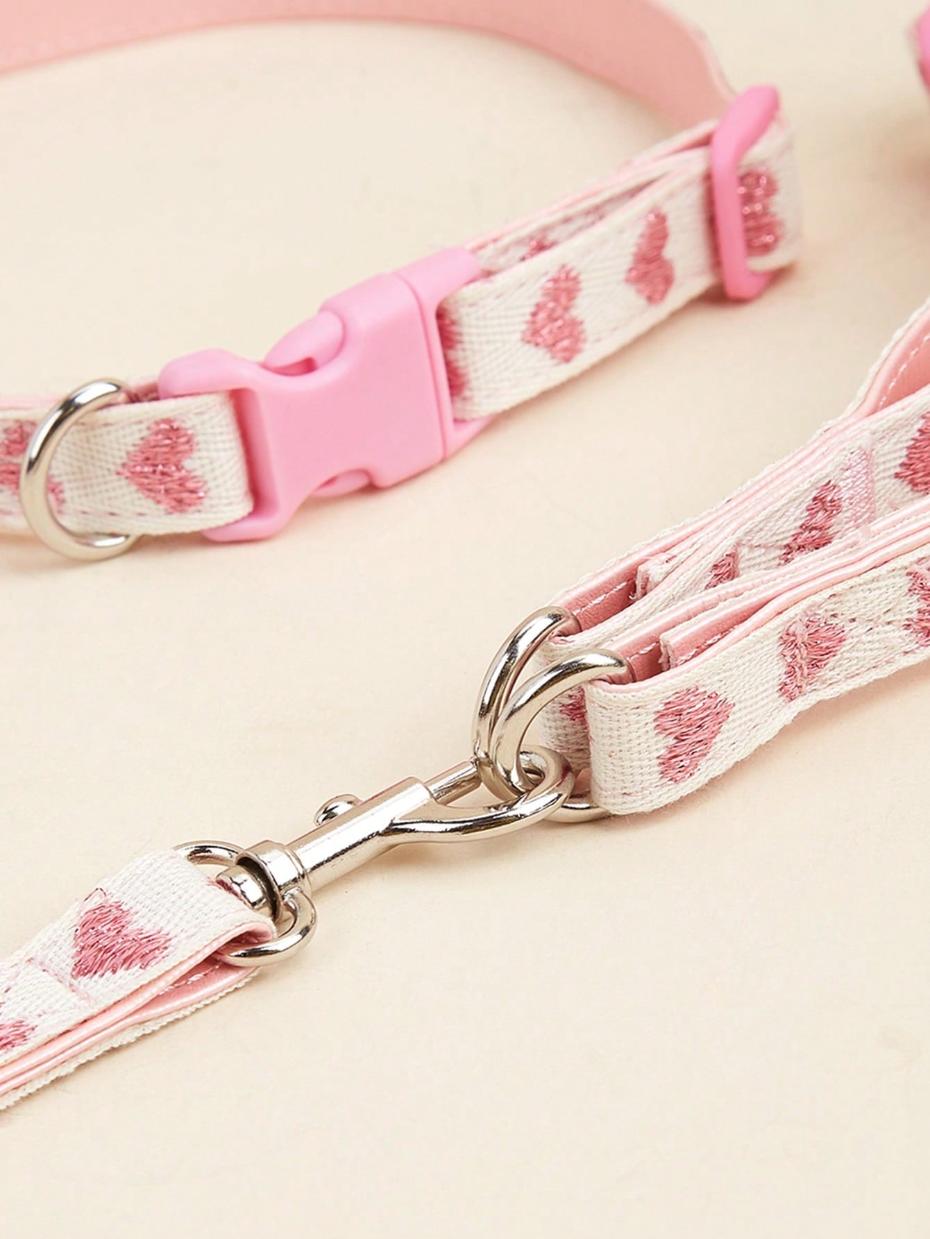 Pink polyester pet collar, harness and leash 3-piece set with geometric heart pattern for cats and small dogs